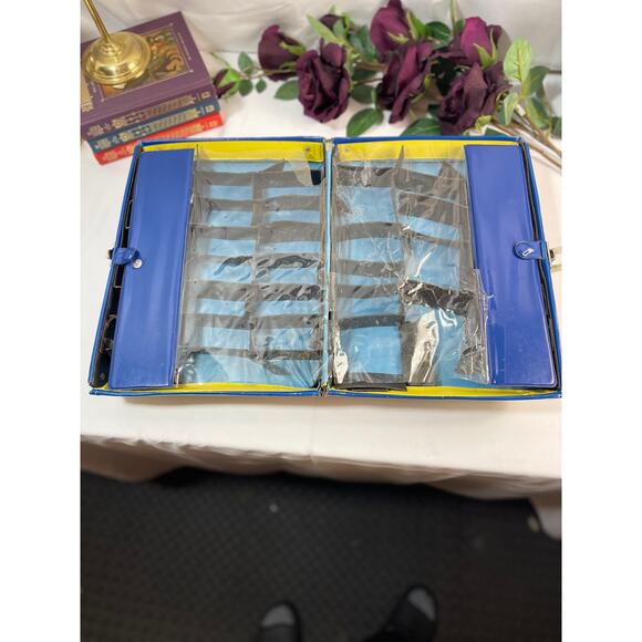 Vintage Bundle: Redline Hot Wheels, Matchbox, and FREE 1966 Collector's Case - Picture 15 of 15